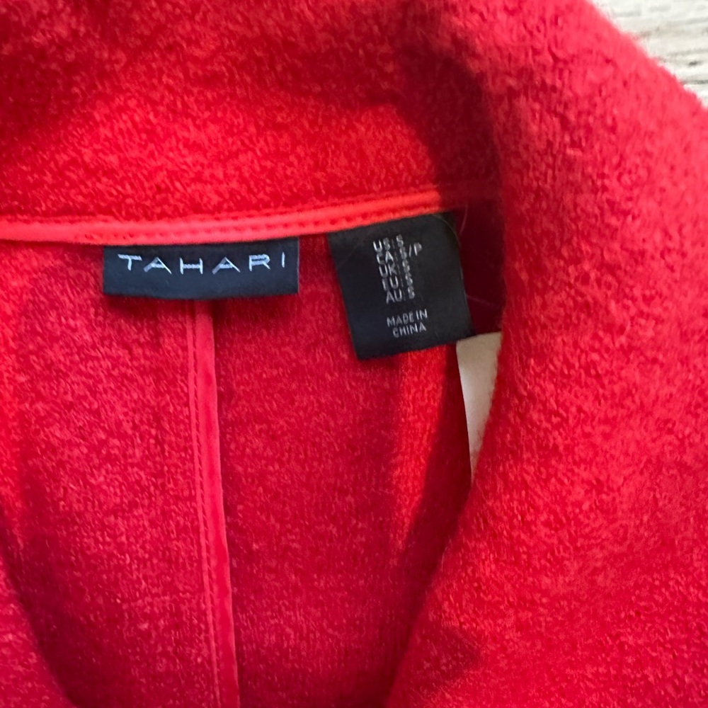 Women's Red wool Jacket - Picture 3 of 5
